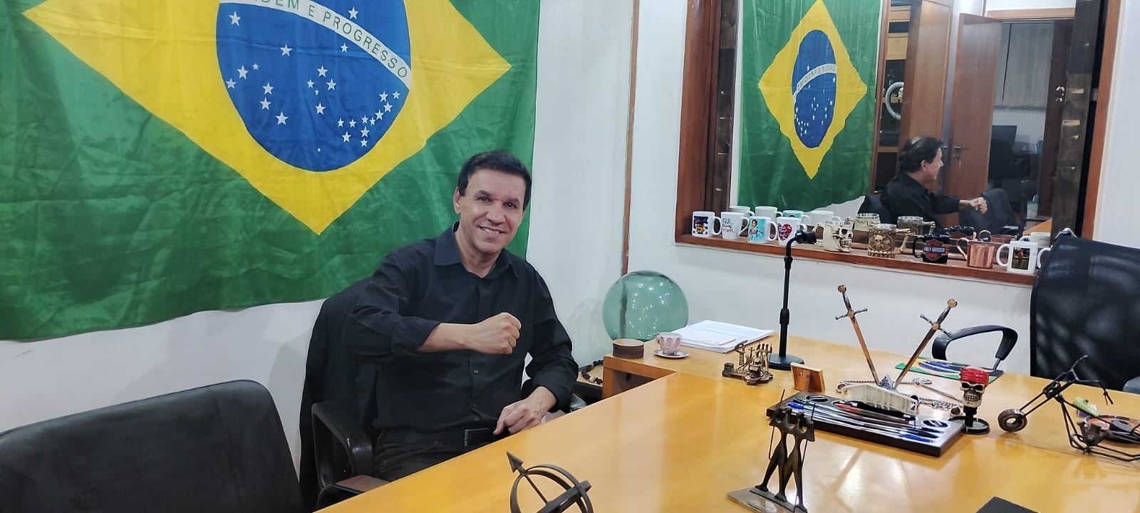Marcos Vanucci em seu gabinete